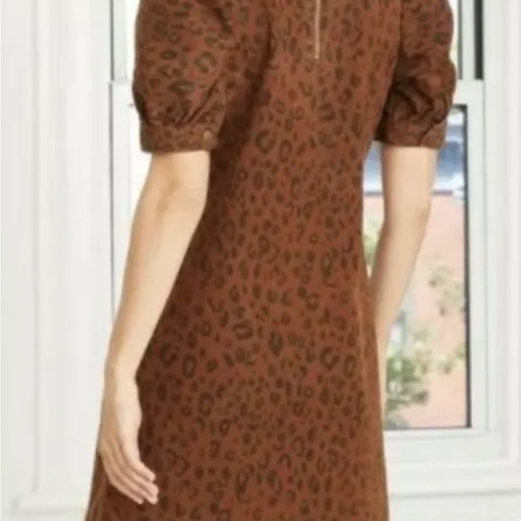 NWT Universal Thread Leopard print Puff short sleeve dress.
Size 4 - Picture 5 of 6